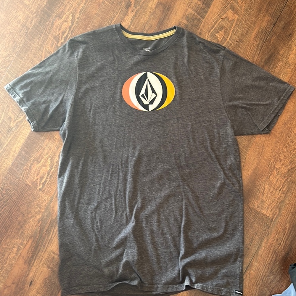 Volcom Mens Sz XL t-shirt